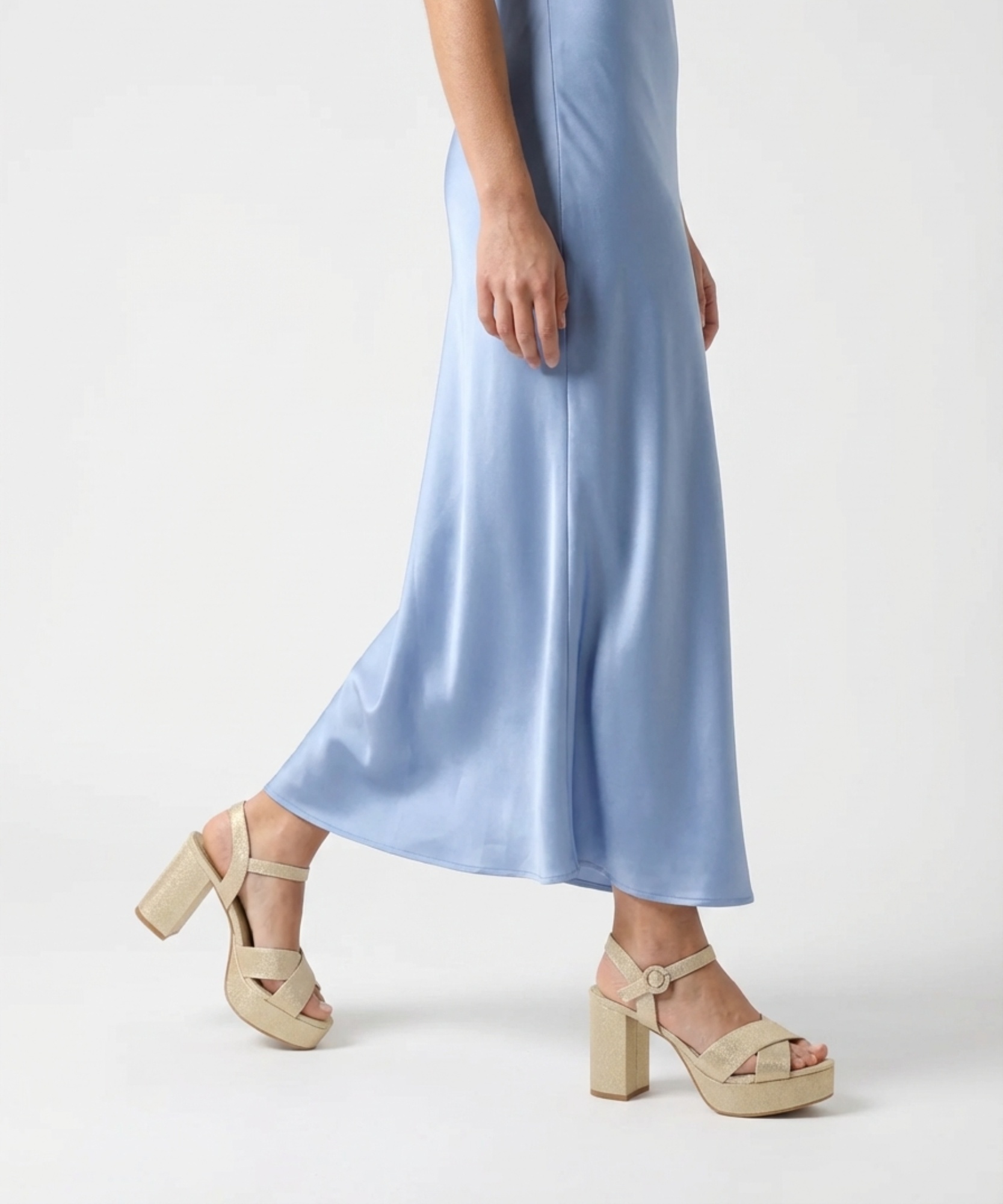 Sandalia tac&oacute;n tiras cruzadas image number null